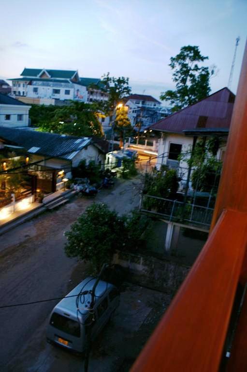 Avilla Phasouk Hotel Vientiane Buitenkant foto