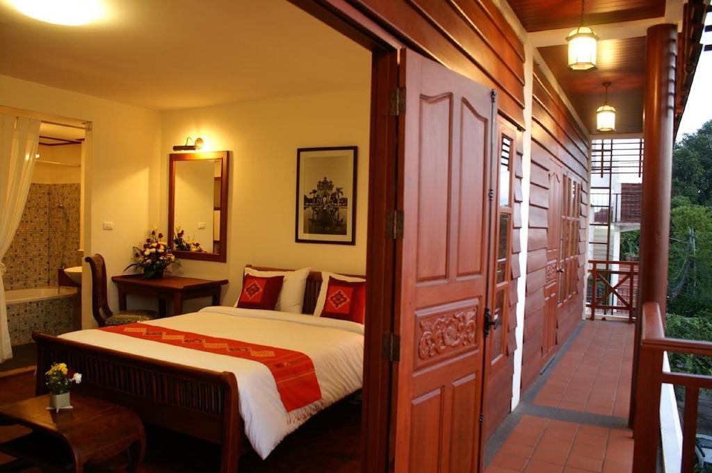 Avilla Phasouk Hotel Vientiane Buitenkant foto