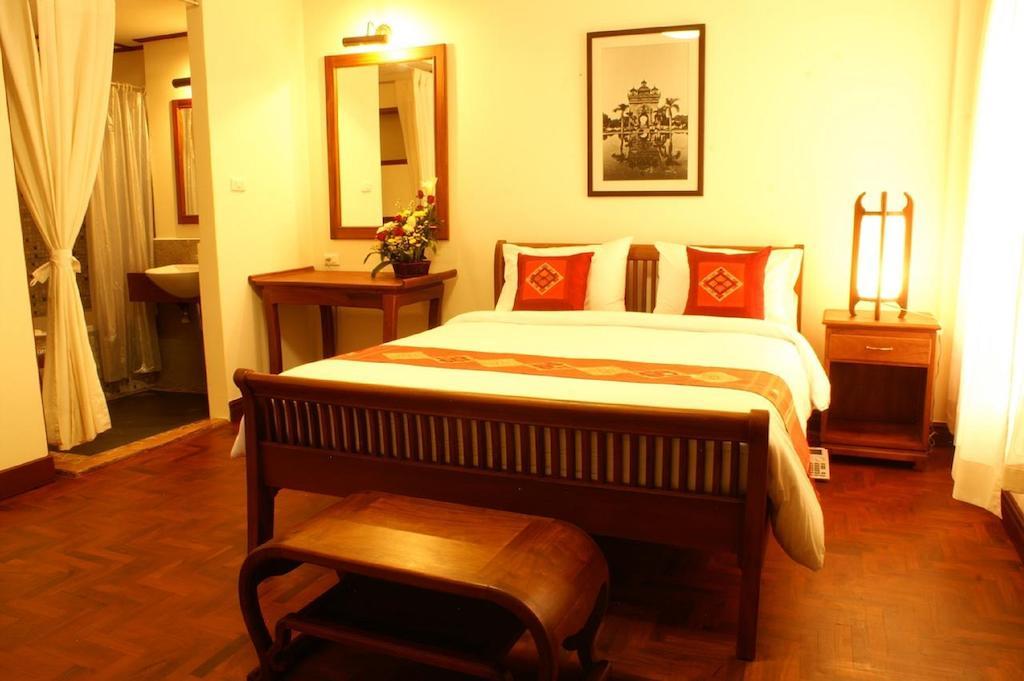 Avilla Phasouk Hotel Vientiane Buitenkant foto