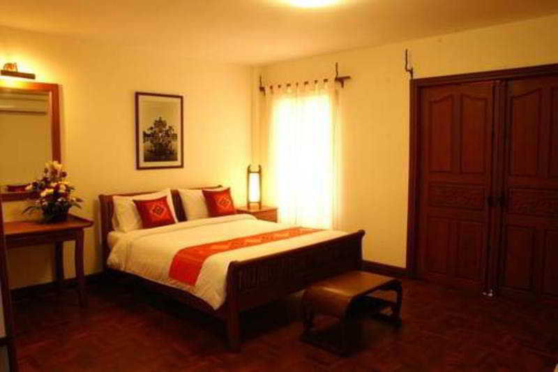 Avilla Phasouk Hotel Vientiane Buitenkant foto