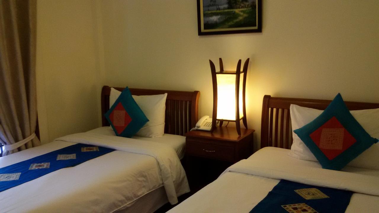 Avilla Phasouk Hotel Vientiane Buitenkant foto