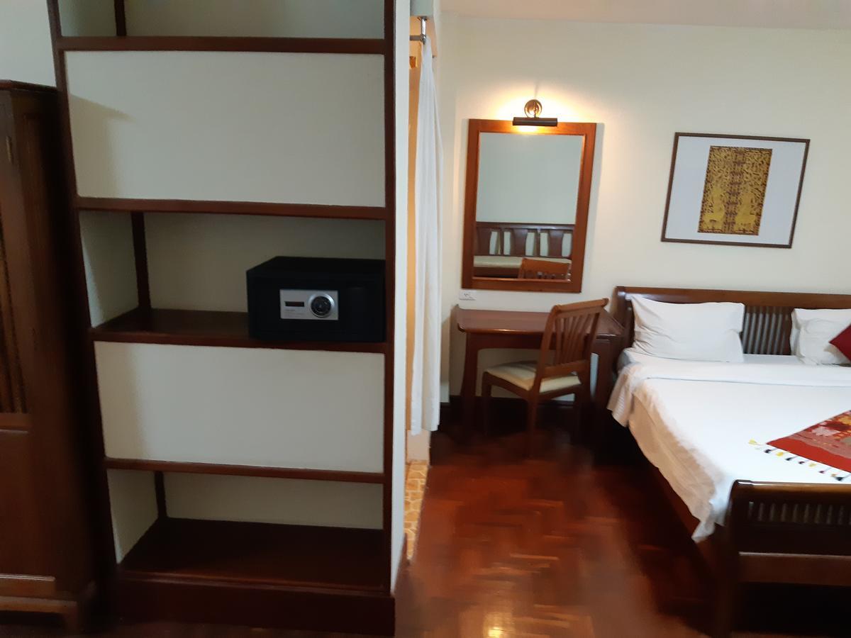 Avilla Phasouk Hotel Vientiane Buitenkant foto