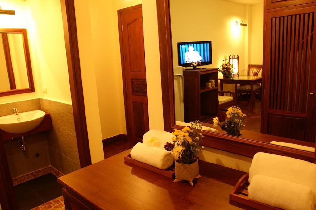 Avilla Phasouk Hotel Vientiane Buitenkant foto